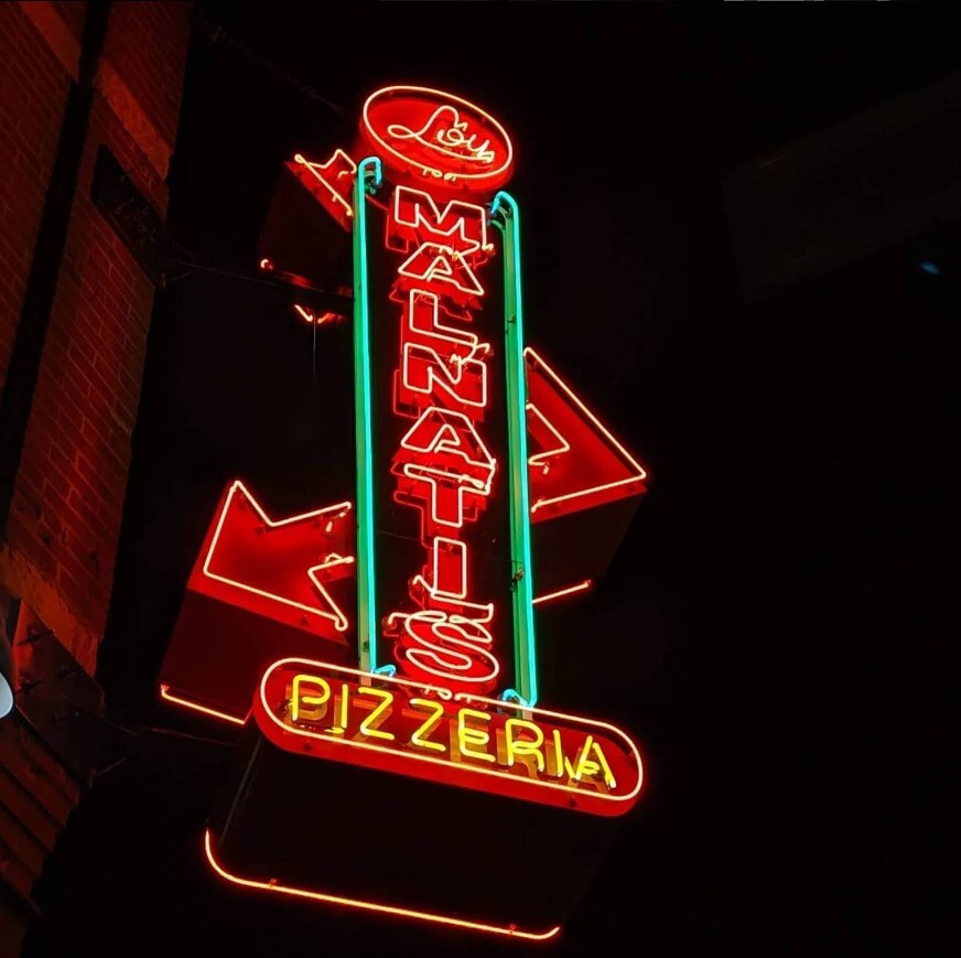 Malnatis pizza sign