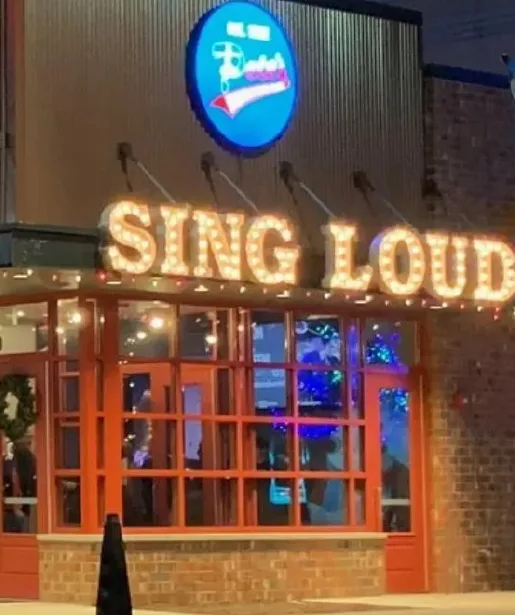 Bulb channel letters on a storefront